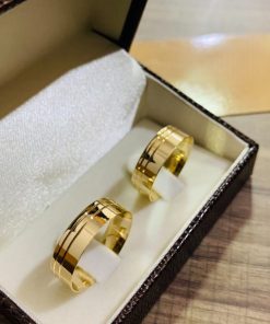 Aliança de Ouro 18K | Modelo Reto Semi-Anatômico 7mm | Liso com 2 Frisos Laterais | Casamento e Noivado