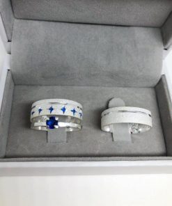 Alianças de Namoro em Prata 950 6mm | Modelo Estrela | Diamantado com 1 Friso Lateral | Feminina com 6 Pedras de Zircônia Azul