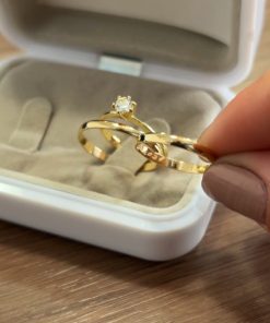 Aliança de Ouro 18K | Modelo Tradicional Redondo Semi-Anatômico 2mm | Casamento e Noivado