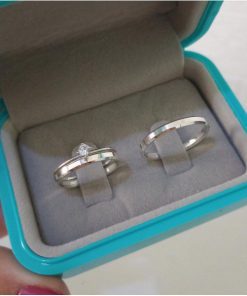 Alianças de Namoro em Prata 950 2mm | Modelo Julya | Chanfrado Liso Semi Anatômico | Anel Solitário Incluso