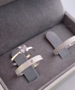 Alianças de Namoro Finas em Prata 950 4mm | Todo Diamantado | Modelo Naiana | Feminina com Pedra Central | Semi Anatômico