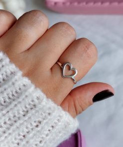 Anel Coração Vazado em Aço Cirúrgico – Hipoalergênico e Delicado