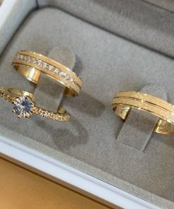 Aliança de Ouro 18K | Modelo Reto Semi-Anatômico Diamantado 4mm | Casamento e Noivado Com Anel
