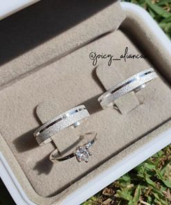 Alianças de Namoro em Prata 950 | Modelo Jheny | 4mm Diamantado com 1 Friso Lateral | Semi Anatômico