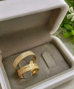 Aliança de Ouro 18K | Modelo Semi-Anatômico Todo Diamantado com Friso Lateral 5mm | Feminina com Pedra de Zircônia | Casamento e Noivado