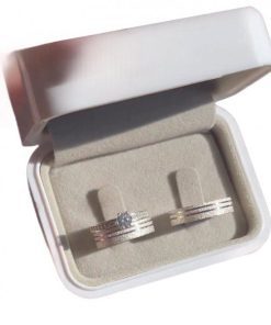 Alianças de Namoro em Prata 950 | 6mm Diamantado com 2 Frisos Laterais | Modelo Adyla | Anel Solitário Incluso