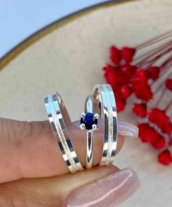 Alianças de Namoro em Prata 950 | 3mm | Modelo Liso com Friso Central Diamantado | Anel Solitário Azul Incluso