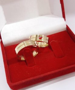 Alianças de Casamento e Noivado 6mm | Moeda Antiga | Friso Central | Coração Vazado | Banhado a Ouro 18K