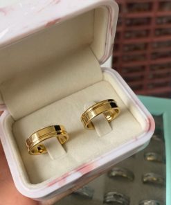 Par De Alianças Aço Cirúrgico Banhado A Ouro 18k Largura 6mm