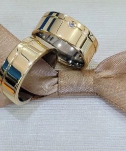 Alianças De Casamento 8mm | Modelo Bella Feminino com 1 Pedra de Zircônia no Friso