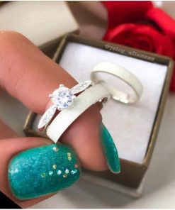 Alianças de Namoro em Prata 950 | Modelo Bia | 4mm Diamantado Reto Semi Anatômico | Anel Solitário Incluso