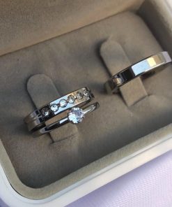 Par De Alianças De Namoro 4mm Com 5 Pedras Na Feminina