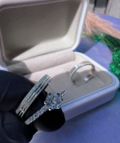 Alianças de Namoro em Prata 950 3mm | Modelo Love | Reta Semi Anatômicas | Todo Diamantado com 2 Frisos Laterais | Anel Cravejado Incluso