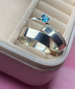 Alianças de Namoro 7mm em Prata 950 | Modelo Sely | Semi Anatômico com 15 Pedras de Zircônia