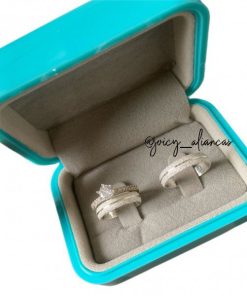 Alianças de Namoro em Prata 950 | Modelo Marilia | 4mm Redondo Tradicional | Diamantado com 1 Friso Central | Semi Anatômico