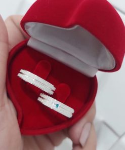 Alianças de Namoro em Prata 950 5mm | Modelo Elenice | 2 Frisos Diamantados | Feminino com Pedra de Zircônia Azul