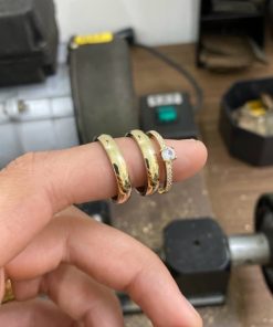 Alianças de Casamento 4mm | Modelo Tradicional Abaulado | Anatômico | Moeda Antiga Banhada a Ouro 18K | Anel Solitário Incluso