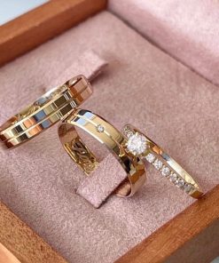 Alianças de Casamento 4mm | Par de Alianças com Acabamento Chanfrado e Friso Central