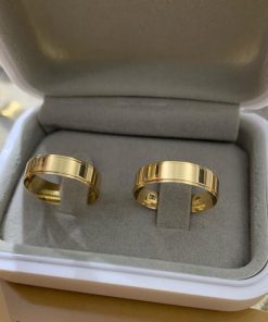 Aliança de Ouro 18K | Modelo Reto Semi-Anatômico com 2 Frisos Laterais e Lateral Baixa 5mm | Casamento e Noivado