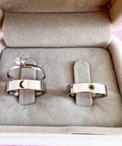 Par De Alianças Prata Em Aço Cirúrgico 6mm Polido Sol e Lua