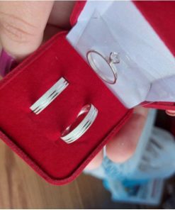 Alianças de Namoro de Prata 950 4mm | Diamantado com 2 Frisos Laterais | Modelo Bella | Reto Semi Anatômico