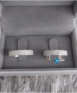 Alianças de Namoro em Prata 950 4mm | Modelo Liza | Diamantado Reto Semi Anatômico | Anel Solitário Incluso com Pedra Azul