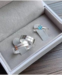 Alianças de Namoro em Prata 950 6mm | Modelo Gleyce | Polido com 1 Friso Central | Reto Semi Anatômico