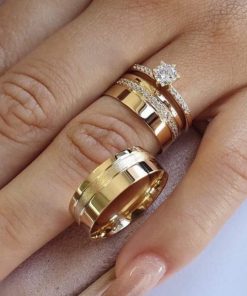 Alianças de Casamento 8mm | Modelo Dara | Semi Anatômico | Feminina com 15 Pedras de Zircônia | Detalhe Fosco Lixado