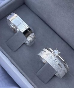 Alianças de Namoro em Prata 950 | 5mm | Modelo Semi Anatômico | Anel Solitário Incluso com 3 Pedras de Zircônia