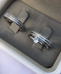 Alianças de Namoro em Aço Cirúrgico | Par de Alianças Prata 4mm | Modelo Fosco com 2 Frisos Canto a Canto