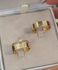 Aliança de Ouro 18K | Modelo Reto Semi-Anatômico 6mm | Liso com 1 Friso Lateral | Casamento e Noivado