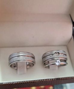 Trio De Alianças Prata Em Aço Cirúrgico 8mm Diamantado Fem 2 Pedras C/ Coração