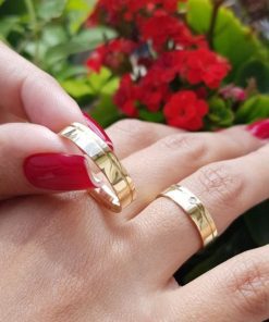 Alianças de Casamento 5mm | Par de Alianças com Friso Lateral – Moedas Antigas