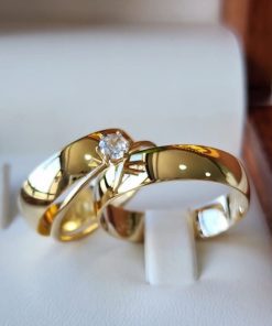 Alianças de Casamento 5mm | Linha Tradicional | Semi Anatômico | Modelo Agatha | Banhado a Ouro 18k