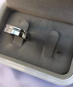 Aliança Individual em Aço Cirúrgico Cor Prata | 6mm Lisa com Friso Lateral