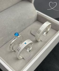 Alianças de Namoro 5mm em Prata 950 | Modelo Love | Diamantado com 2 Frisos Laterais | Pedra Azul | Anel Solitário Incluso