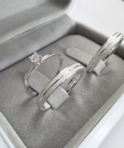 Par de Alianças em Prata 950 | 4mm Reto Semi Anatômico | 2 Frisos Diamantados com Lateral Baixa