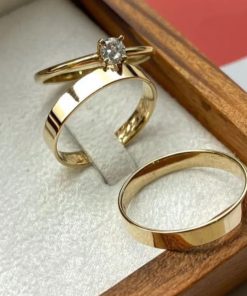 Alianças de Casamento 4mm | Modelo Adrian | Reto com Acabamento Anatômico | Moeda Antiga Banhada a Ouro 18K
