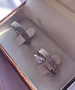 Alianças de Compromisso em Aço Cirúrgico | Par de Alianças Prata 4mm | Finas Diamantadas com Dois Frisos e Lateral Baixa