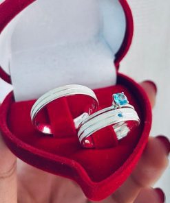 Alianças de Namoro 5mm em Prata 950 | Modelo Anatômico | 2 Frisos Diamantados | Feminina com Pedra Verde