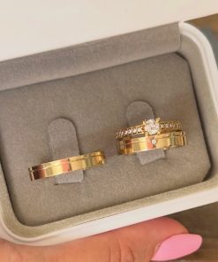 Alianças de Casamento 4mm | Modelo Reto com 1 Friso Lateral | Moeda Antiga Banhada a Ouro 18K | Anel Solitário Incluso