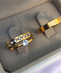 Alianças de Casamento 4mm | Modelo Semi Anatômico com 5 Pedras na Feminina | Moeda Antiga Banhada a Ouro 18K