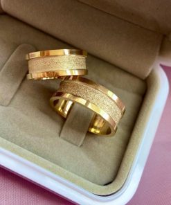 Alianças de Casamento 8mm | Alto Luxo | Estilo Bulgari | Polido com Centro Diamantado | Acabamento Anatômico