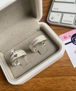 Alianças de Namoro 8mm em Prata 950 | Modelo Brendha | Semi Anatômica com Frisos Diamantados
