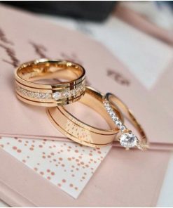 Alianças de Casamento 7mm | Modelo Ariane | Semi Anatômico | Feminina com 15 Pedras de Zircônia | 2 Frisos Laterais