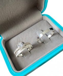 Alianças de Namoro em Prata 950 3mm | Modelo Leane | Semi Anatômico | Feminina Diamantada com Friso Lateral | Masculina Lisa