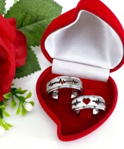 Par De Alianças Prata Em Aço Cirúrgico 8mm Fosco Com Batimentos Cardíacos.