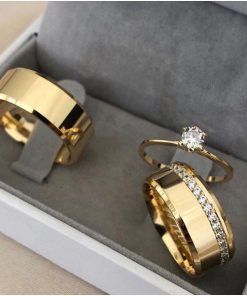 Alianças de Casamento 8mm | Modelo Suene | Chanfrado | Feminina com 15 Pedras de Zircônia Laterais