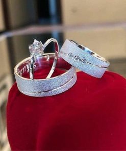 Alianças de Namoro em Prata 950 8mm | Modelo Emma | Diamantado com 1 Friso Ondulado | Anel Solitário Incluso