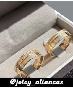 Alianças de Casamento 6mm | 2 Frisos Laterais Diamantados | Feminina com 15 Pedras de Zircônia Meia Volta